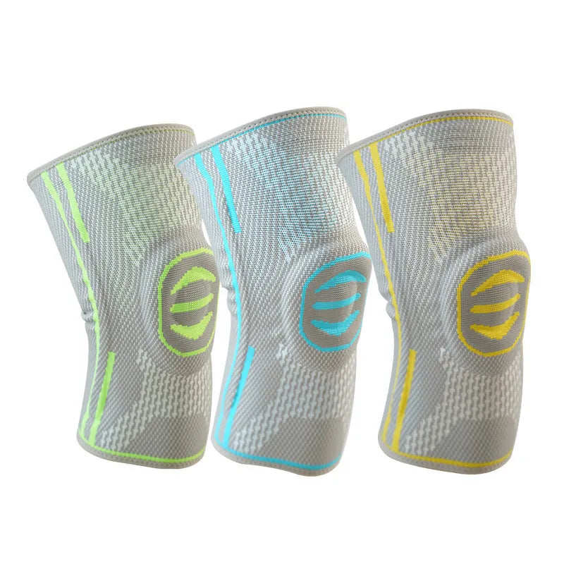 A pair of cotton knee pads for mountaineering in blue, shown in size L.