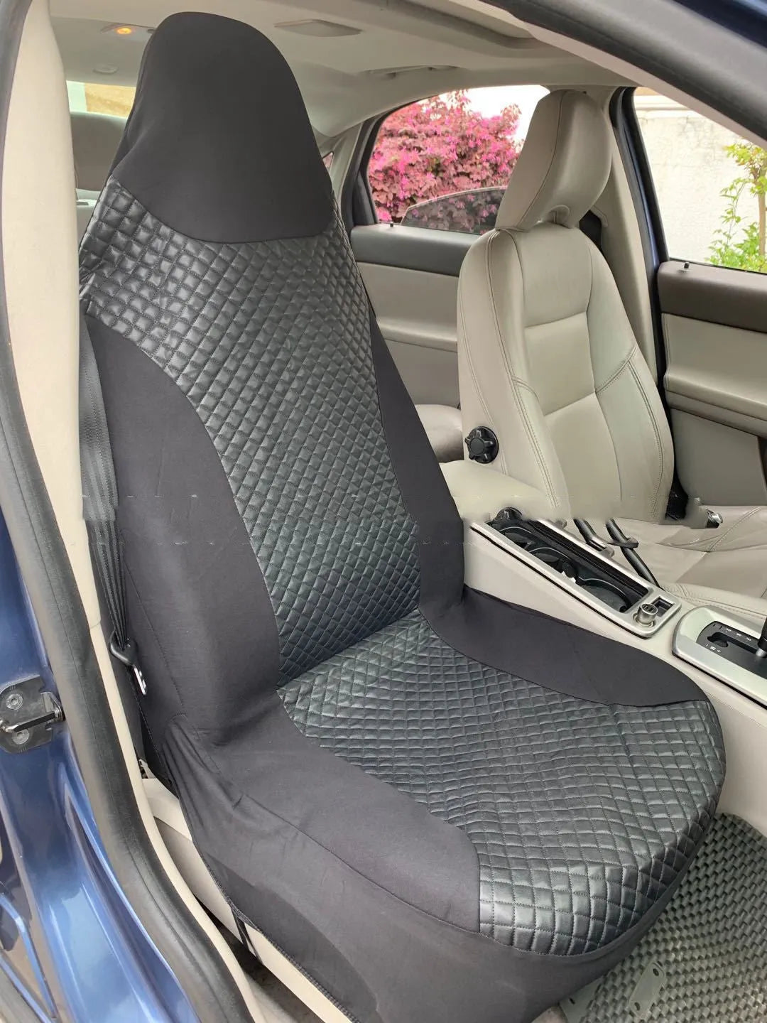 Black quilted automotive seat cover with PU polyester fabric and plastic hooks for universal car seat protection