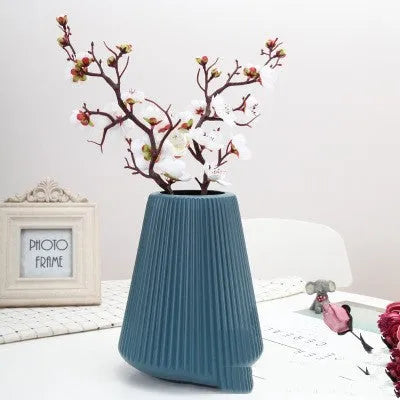 Melamine plastic decorative flower vase in 16x20cm size with colourful options
