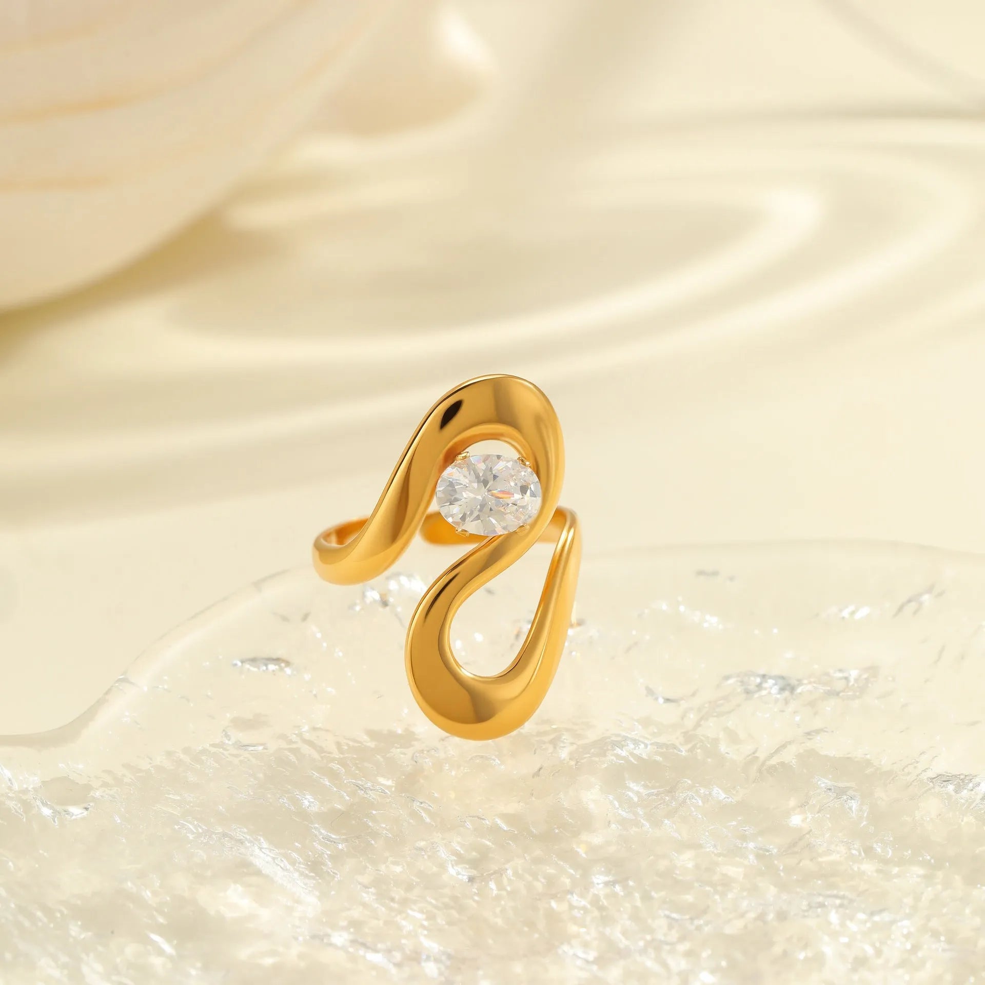 Geometric open mouth zircon ring in stainless steel with adjustable free size design