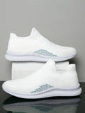 Popcorn Flyknit fabric casual sneaker in solid colour with low-top and round toe.