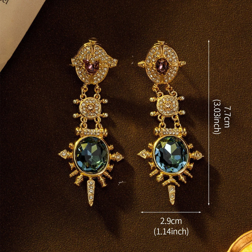 Gold retro geometric stud earrings with round shape and diamond-treated alloy surface