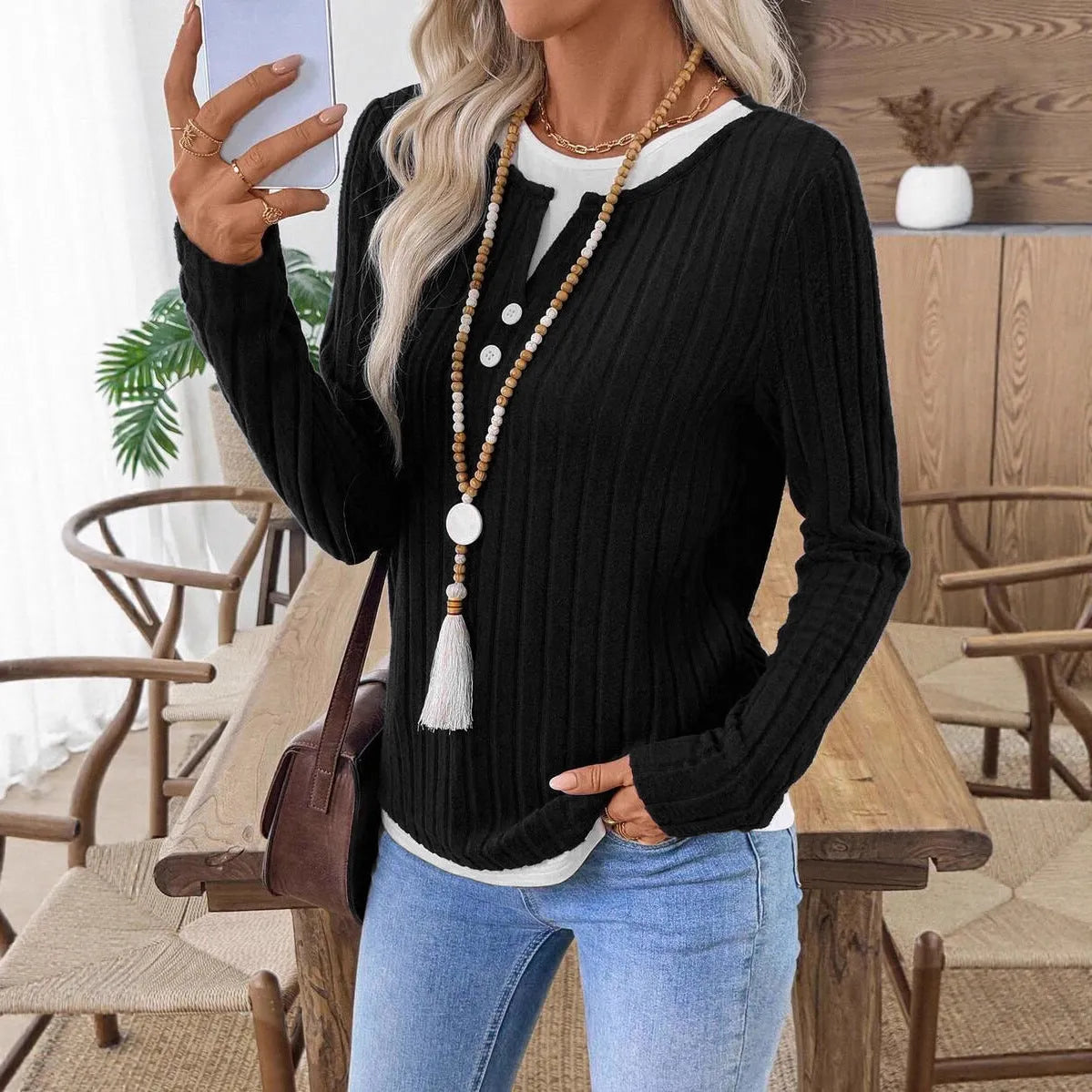 Women's concave stripe polyester pullover sweater in street fashion style with round neck