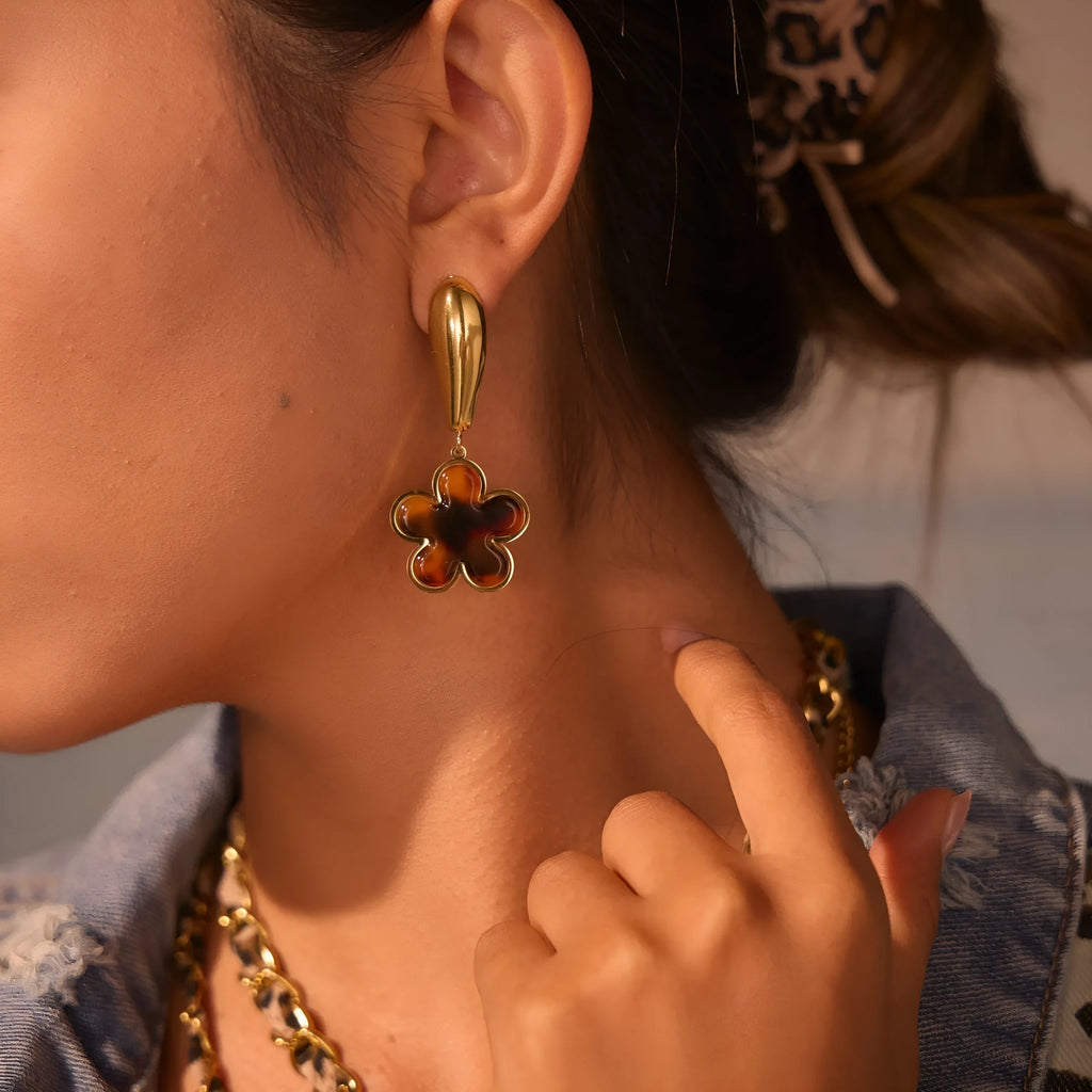 Women's stainless steel earrings with tortoiseshell resin hawksbill colour electroplating in heart and flower designs