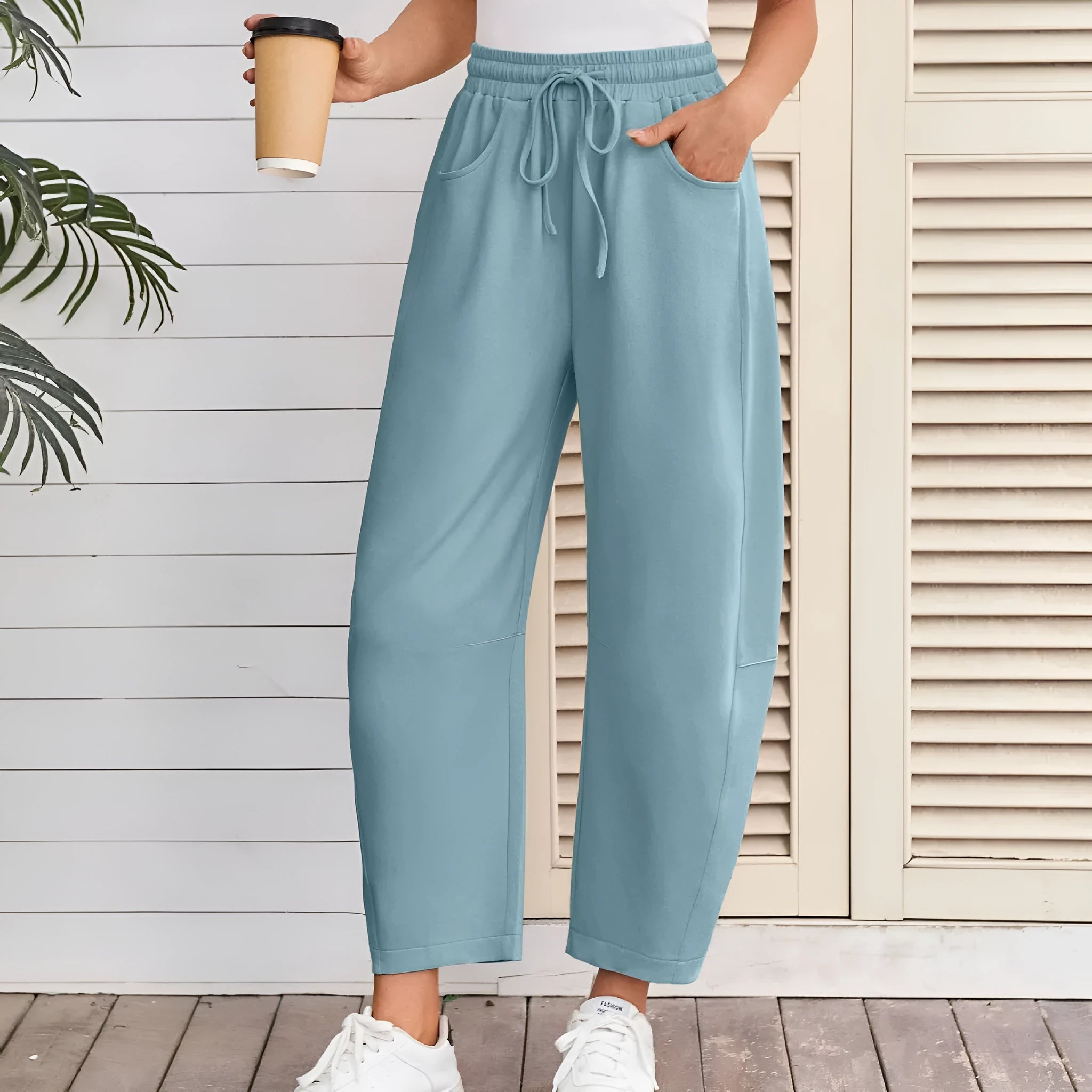 Loose cropped cotton sweatpants with elastic waist and pockets in multiple colour options