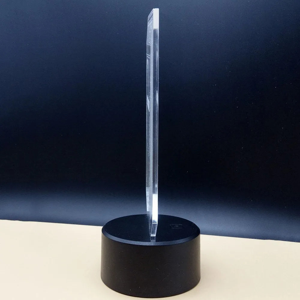Brain design 3D acrylic LED desk lamp with remote control on a wooden surface