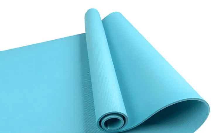 EVA yoga mat in blue showing thickness options of 4mm and 6mm for fitness exercises
