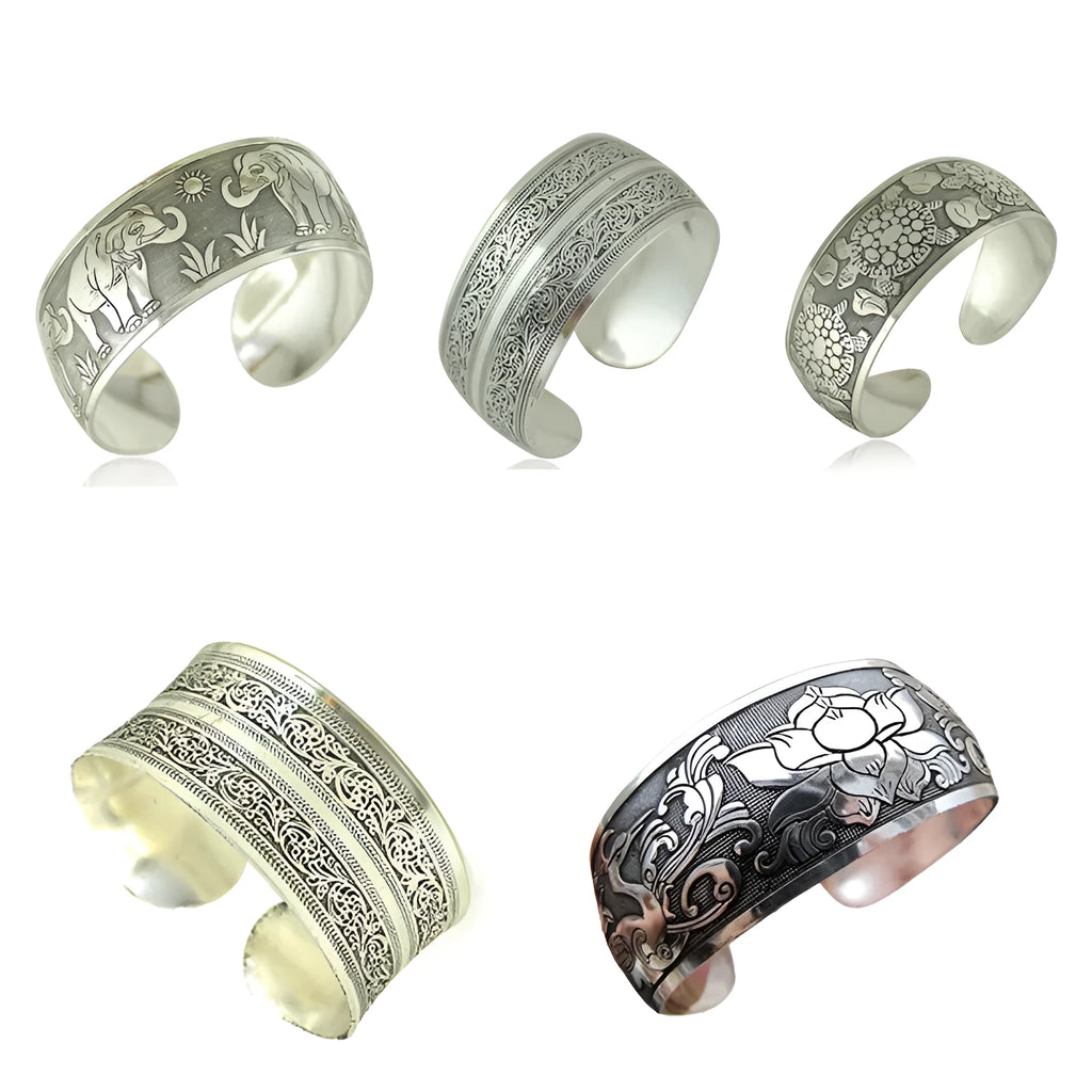 Carved Miao silver bracelet with openwork floral patterns in adjustable Roman shape
