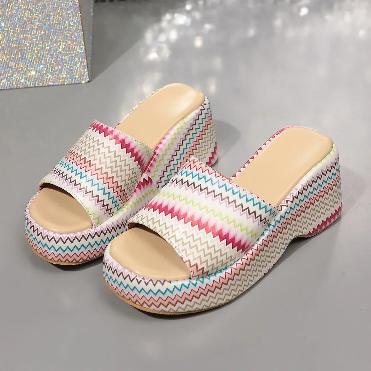 Women's wedge sandals with colourful wave print pattern, fish mouth toe and thick rubber sole