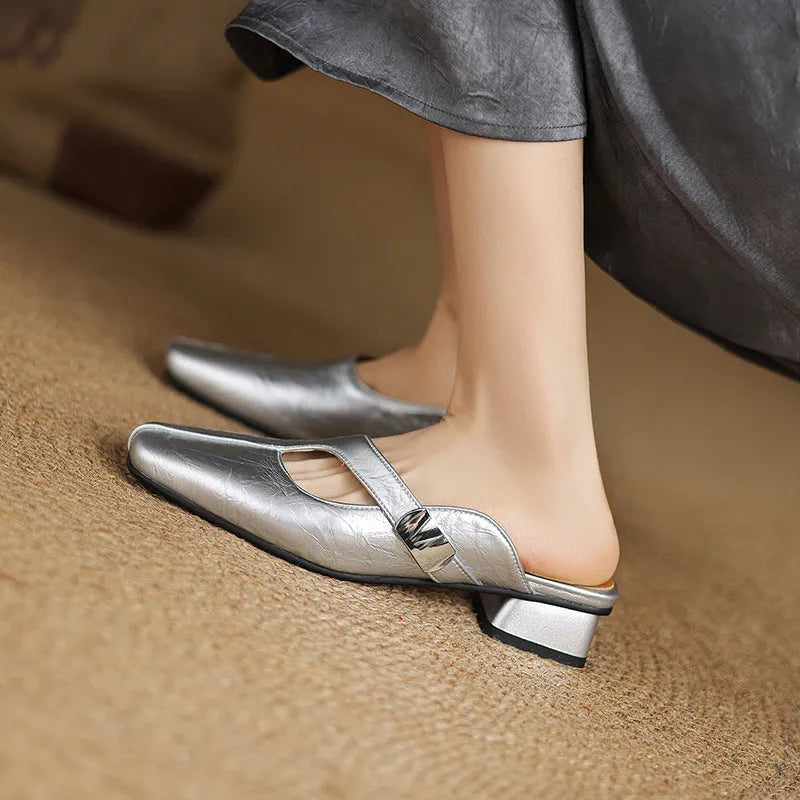 Casual square-toe outdoor slippers in beige with a low heel and rubber sole.