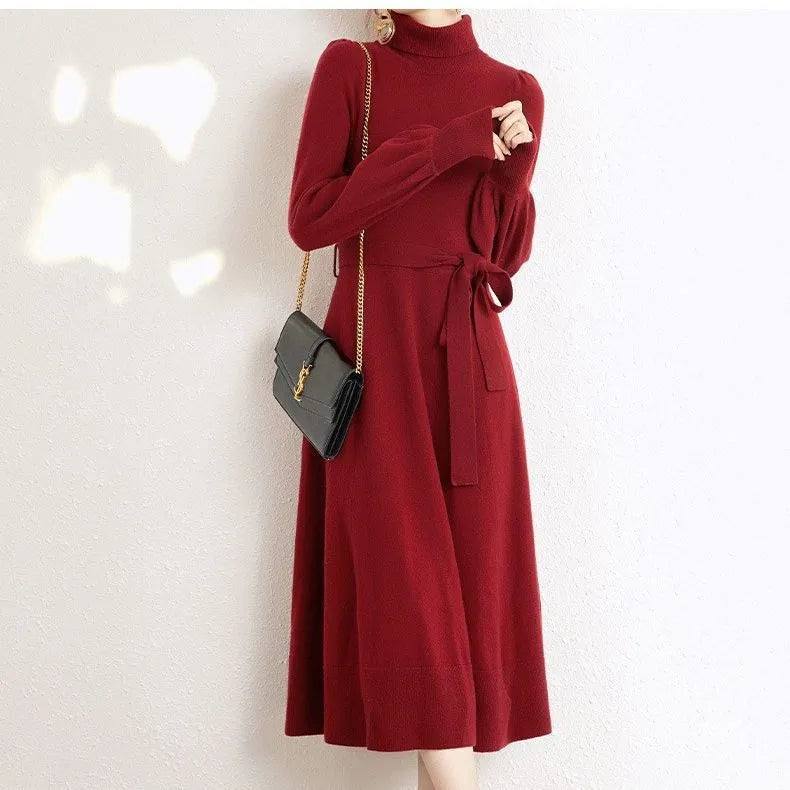Women's solid colour turtleneck knit dress with long sleeves and elastic waist