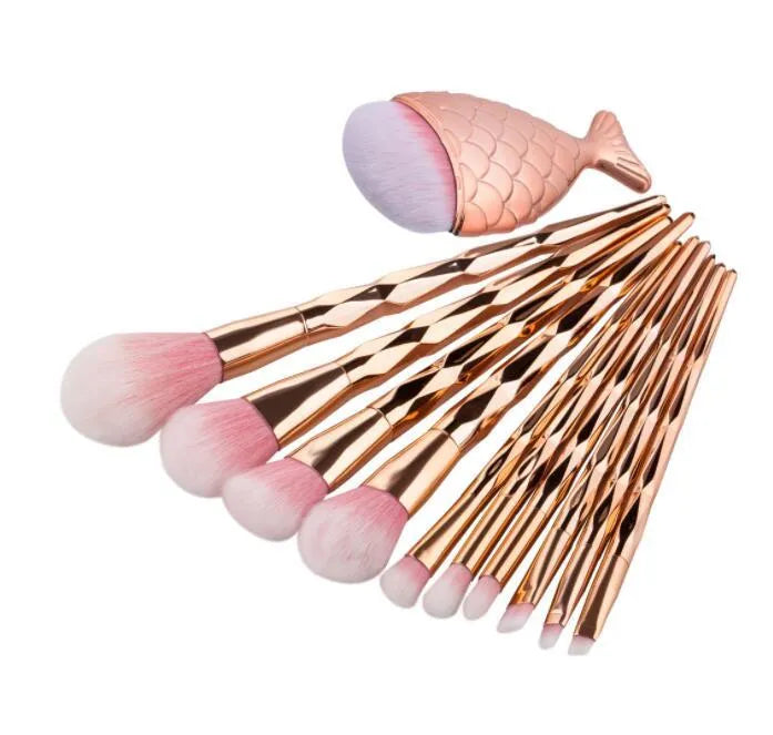 10-piece makeup brush set with wooden handles and rose gold synthetic wool bristles for foundation eyeshadow contour concealer blush