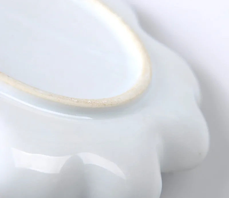 White hand-made ceramic artist palette with plum blossom design for watercolour, acrylic and oil painting.