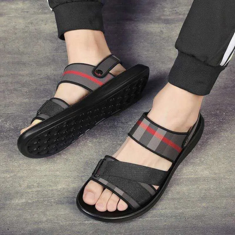 Youth sports sandals with Lycra uppers and polyurethane soles in leisure style