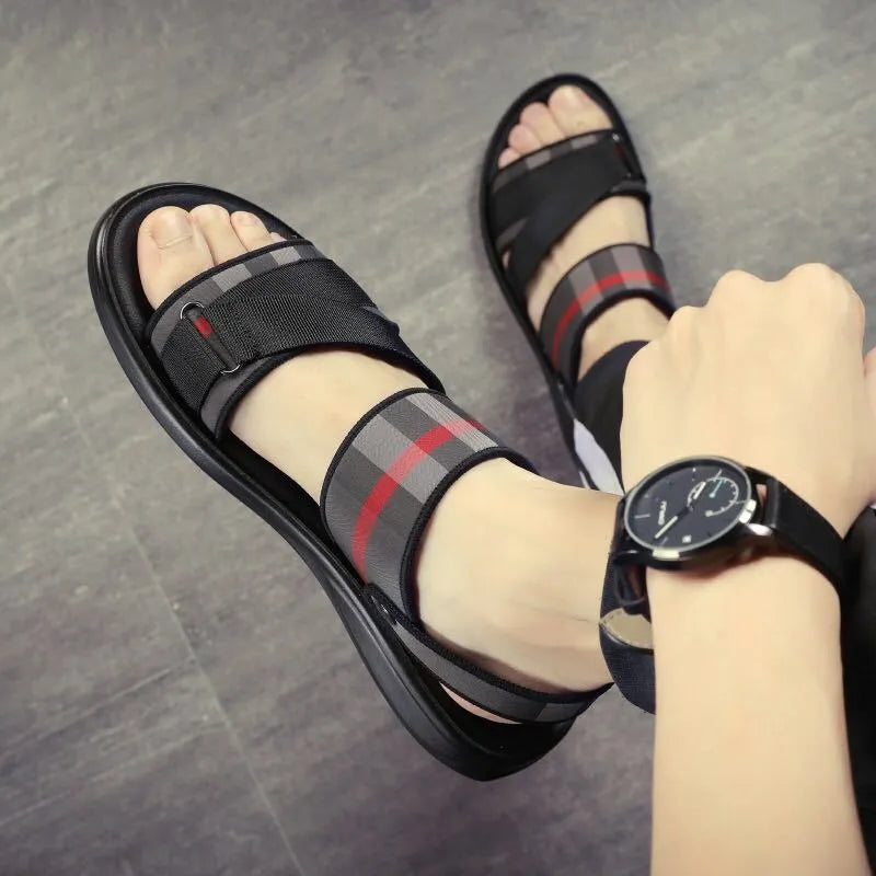 Youth sports sandals with Lycra uppers and polyurethane soles in leisure style