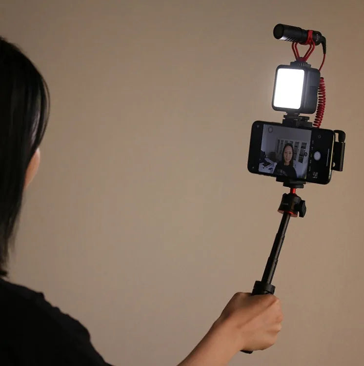 Mini LED photography light with built-in lithium battery, 6W 5500K, dimmable, 10.5x8x4 cm, black colour