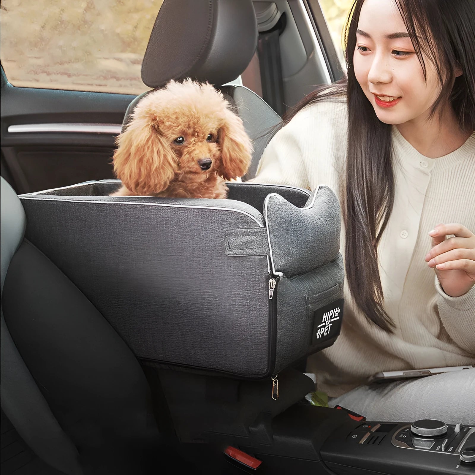 Pet house car mat for small pets in oval beige colour, 42x20x22cm