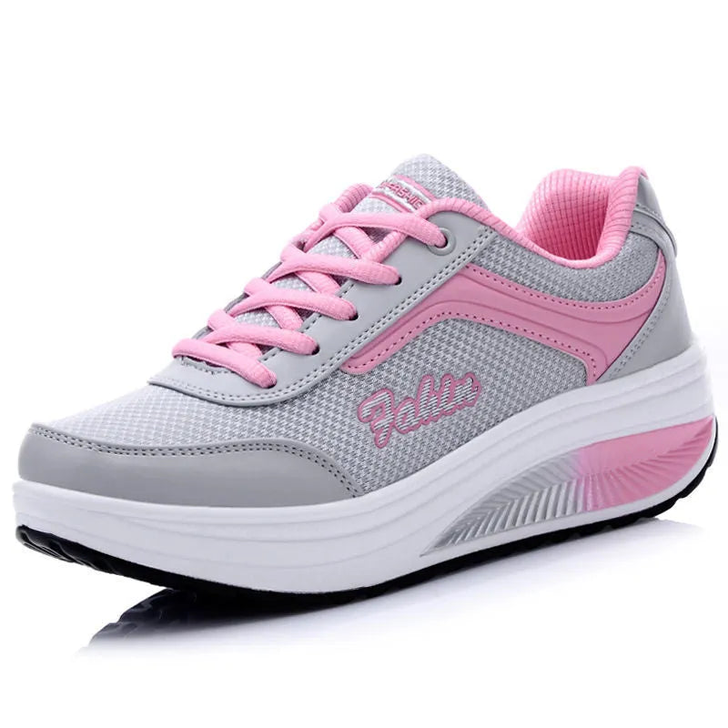 Women's low-heel casual shoes in grey, available in sizes 35 to 42 for travel and sport.