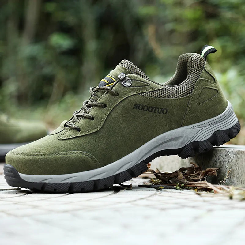 Men's low-cut hiking shoes in Army Green available in large sizes up to EU 49