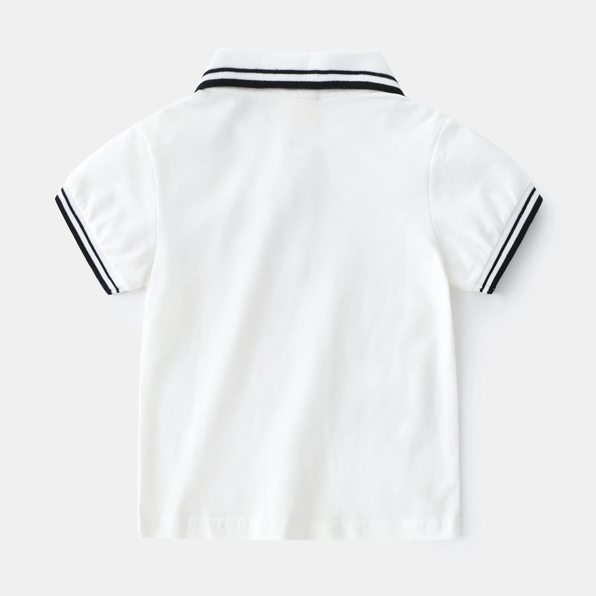 Boys' white polo shirt with round neck and short sleeves for summer wear