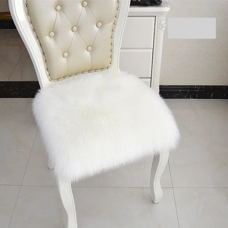 Plush office chair butt pad 30x30cm polyester fibre filling in white on a desk chair