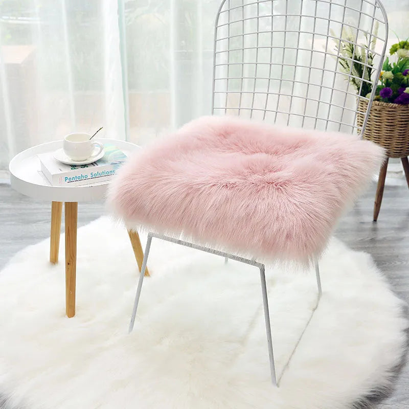 Plush office chair butt pad 30x30cm polyester fibre filling in white on a desk chair