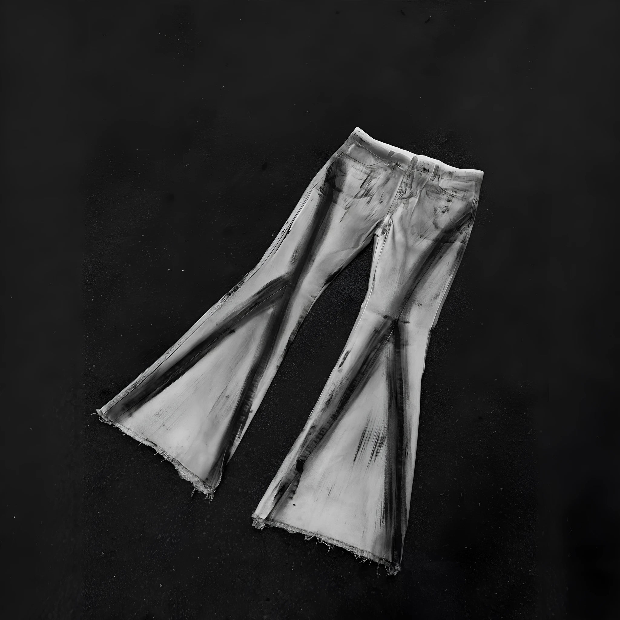 Retro heavy rough selvedge jeans with black ribbon gradient wash on white denim
