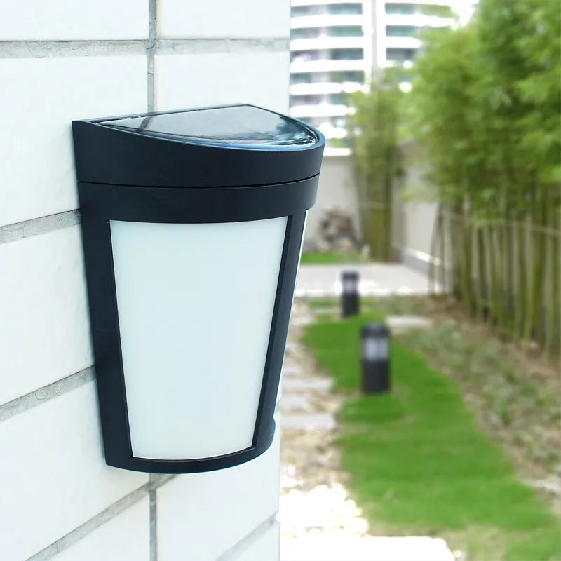 Solar wall lamp with 6 LED lights for outdoor garden lighting with IP65 waterproof rating
