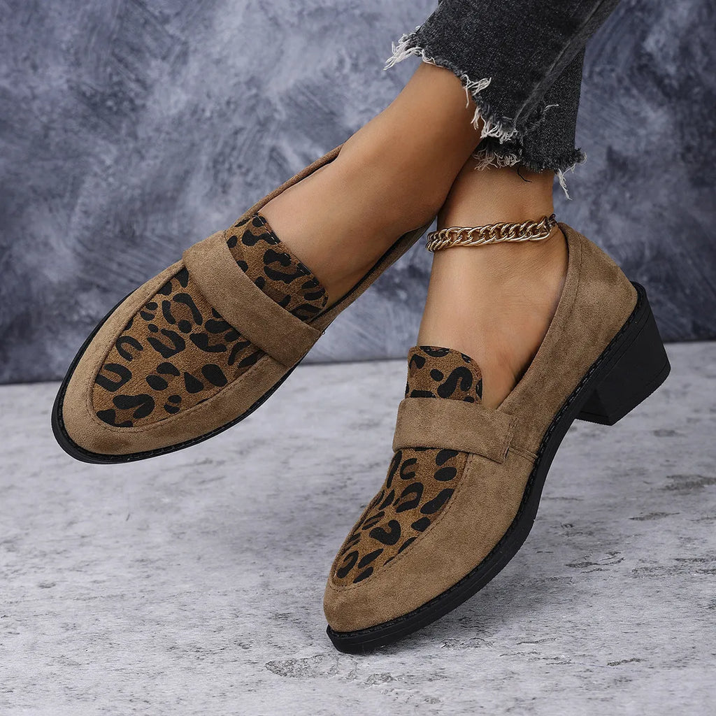 Leopard print suede slip-on shoes with chunky heel and pointed toe in brown colour