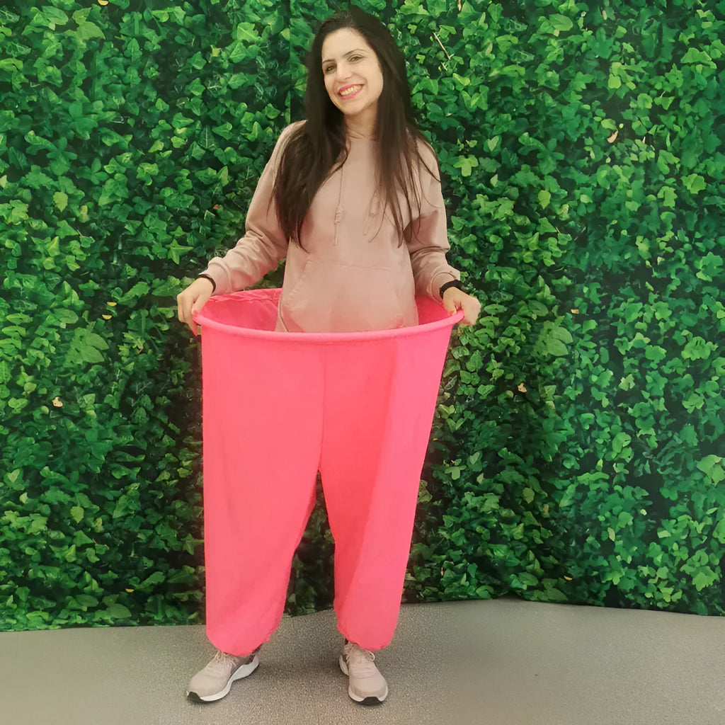 Set of cloth ball-catching trousers in green with a pump and balls for elderly outdoor reception game