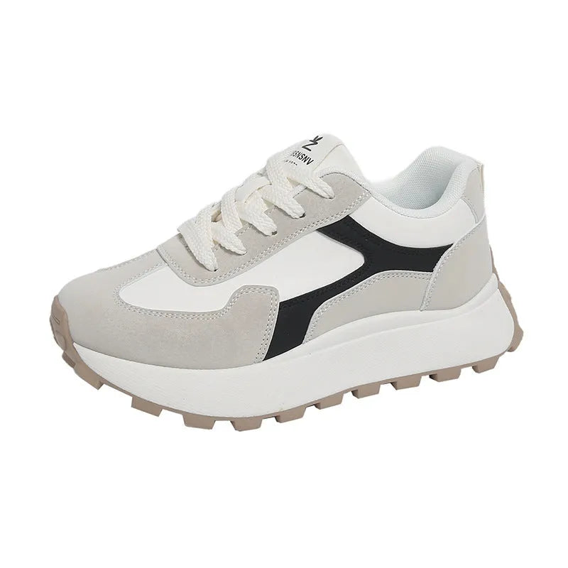 Women's low-top platform sports shoes in card black with mesh lining and front lace-up closure