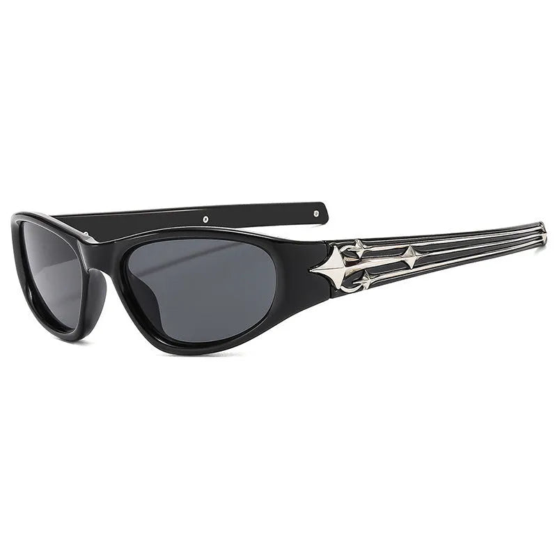 Sports sunglasses with polycarbonate frame and category 3 lenses in black and blue colour option