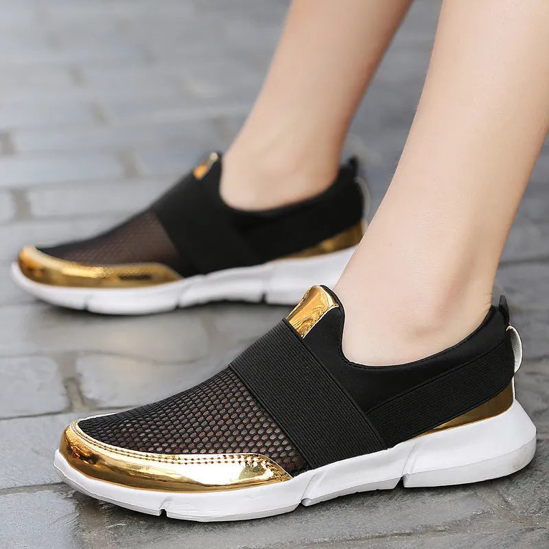 Women's low-top casual sneakers in blue with mesh detail and a PU midsole.