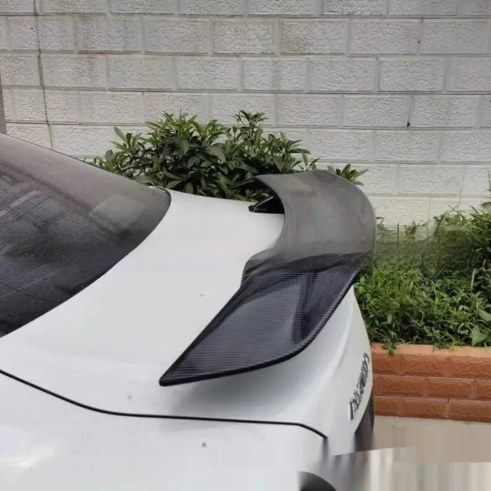 Universal punch-free ABS plastic car spoiler for vehicle modification in multiple finish options
