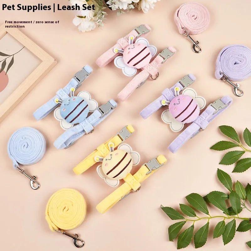 Bee-shaped adjustable cat lead in pink colour with strap and hand-holding rope components