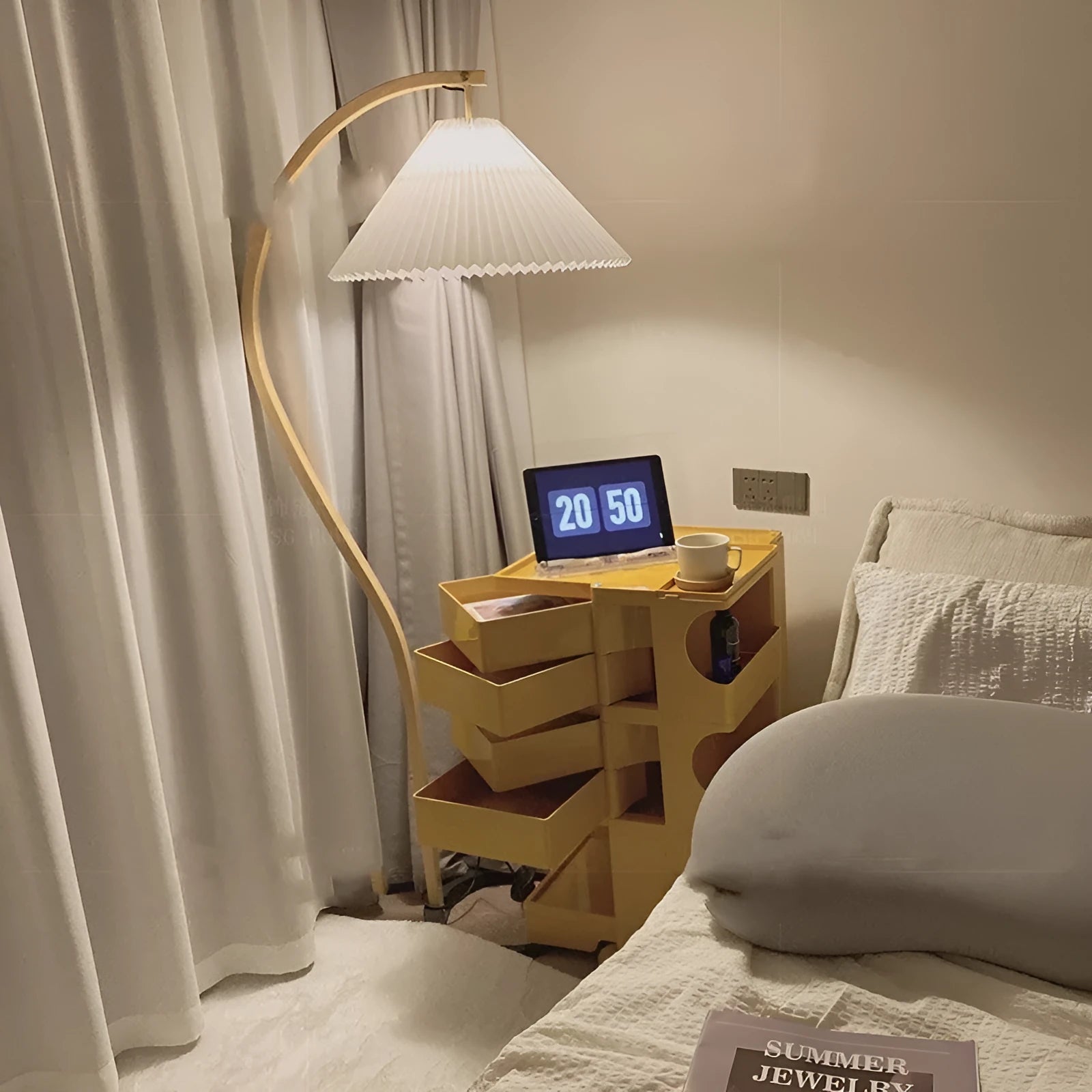 Retro vertical bedside table lamp with sofa edge design and three-colour variable light