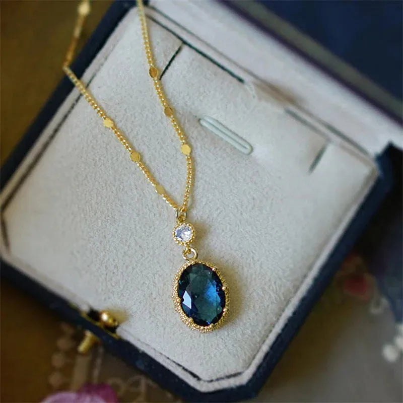 Geometric gold electroplated copper necklace with French retro jewellery design