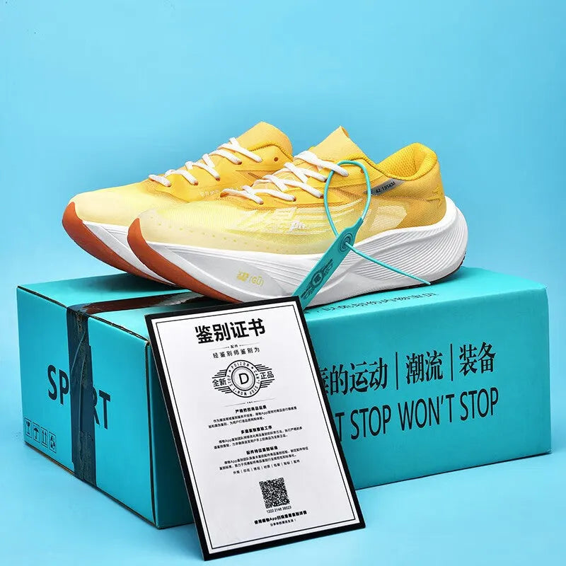 Low top running shoes with carbon plate, natural rubber sole, and PU mesh upper in multiple colour options.