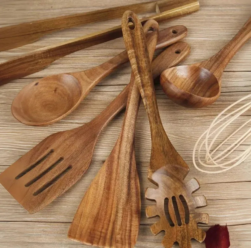 Seven wooden cooking utensils with spoon shovel designs for non-stick pan cooking