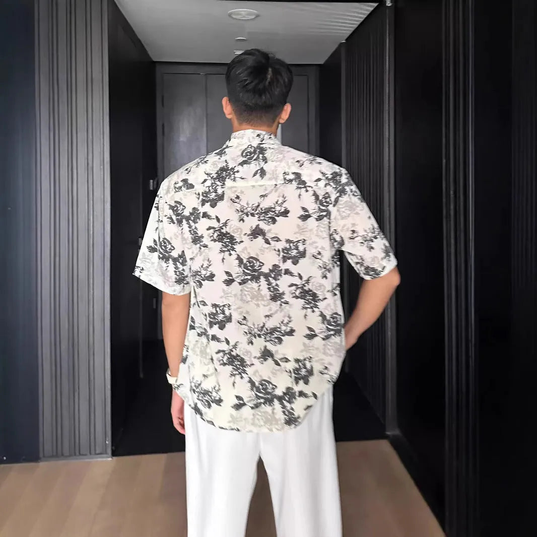 Men's loose fit printed floral casual shirt in black or white with short sleeves