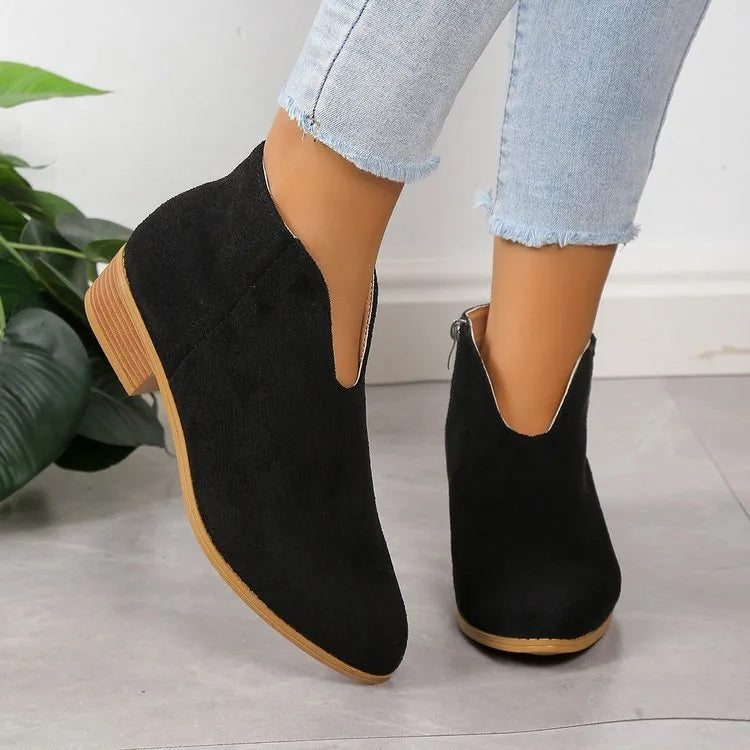 V Cut Chelsea women's chunky heel pointed ankle boots in solid colour, side zipper, artificial PU upper, rubber sole