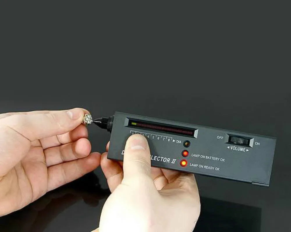 Second generation black diamond thermal conductivity meter with metal probe for gemstone testing