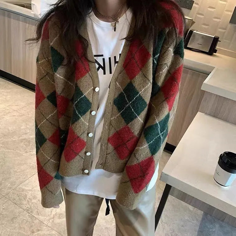 Acrylic knitted casual cardigan coat in macaron colours including pink, green, black, khaki, with regular sleeves.