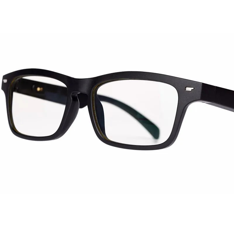 Smart Bluetooth audio sunglasses with polarised lenses on a sports background.
