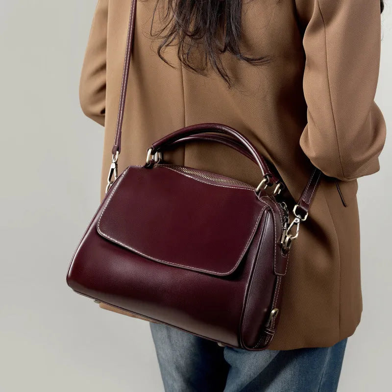Women's genuine leather crossbody tote bag in street trend style with internal organisation compartments