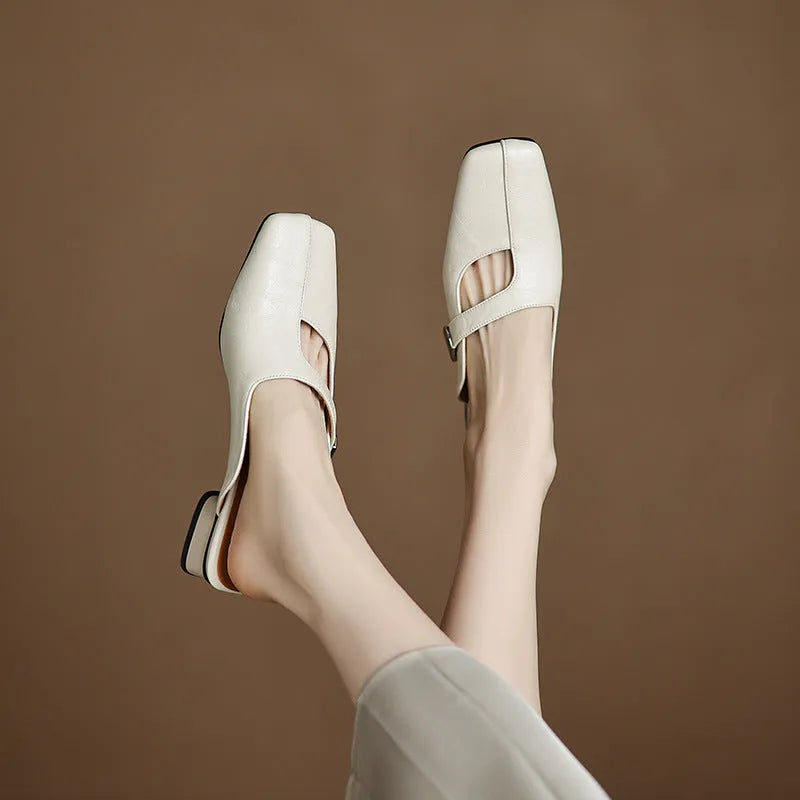 Casual square-toe outdoor slippers in beige with a low heel and rubber sole.