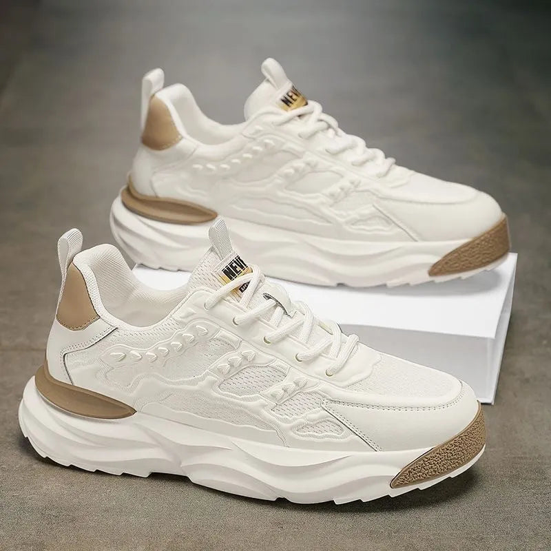 Men's solid colour casual shoes with breathable mesh upper in black or white.
