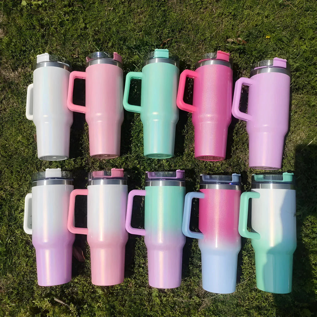 Large stainless steel vacuum insulation cup in gradient colour with thermal insulation properties