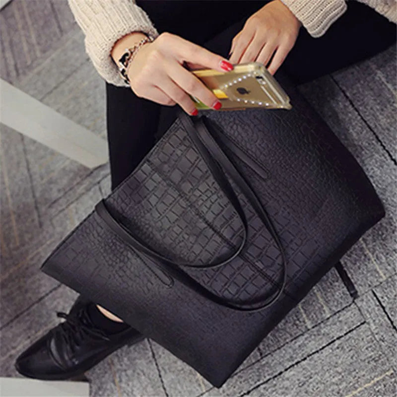 Simple European fashion shoulder handbag for spring summer in black and grey colour options.