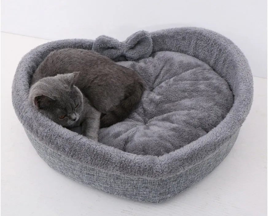 Heart-shaped soft cloth pet bed in grey and pink sizes M L XL for cats and dogs